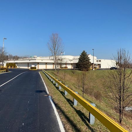 Kautilya Zanesville Hotel Екстериор снимка