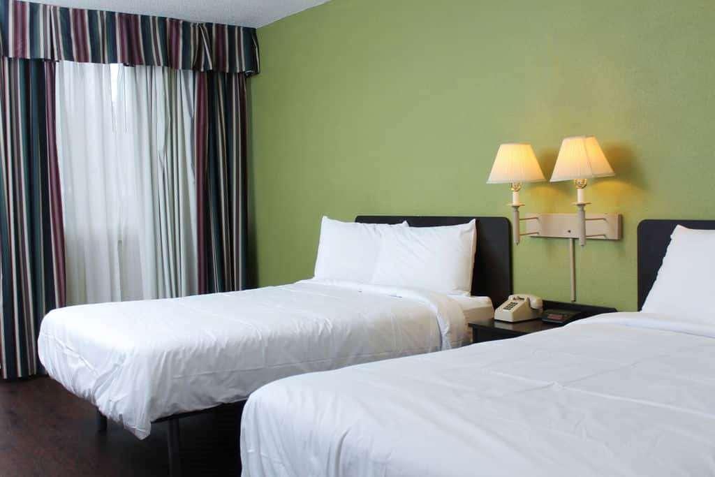 Kautilya Zanesville Hotel Стая снимка